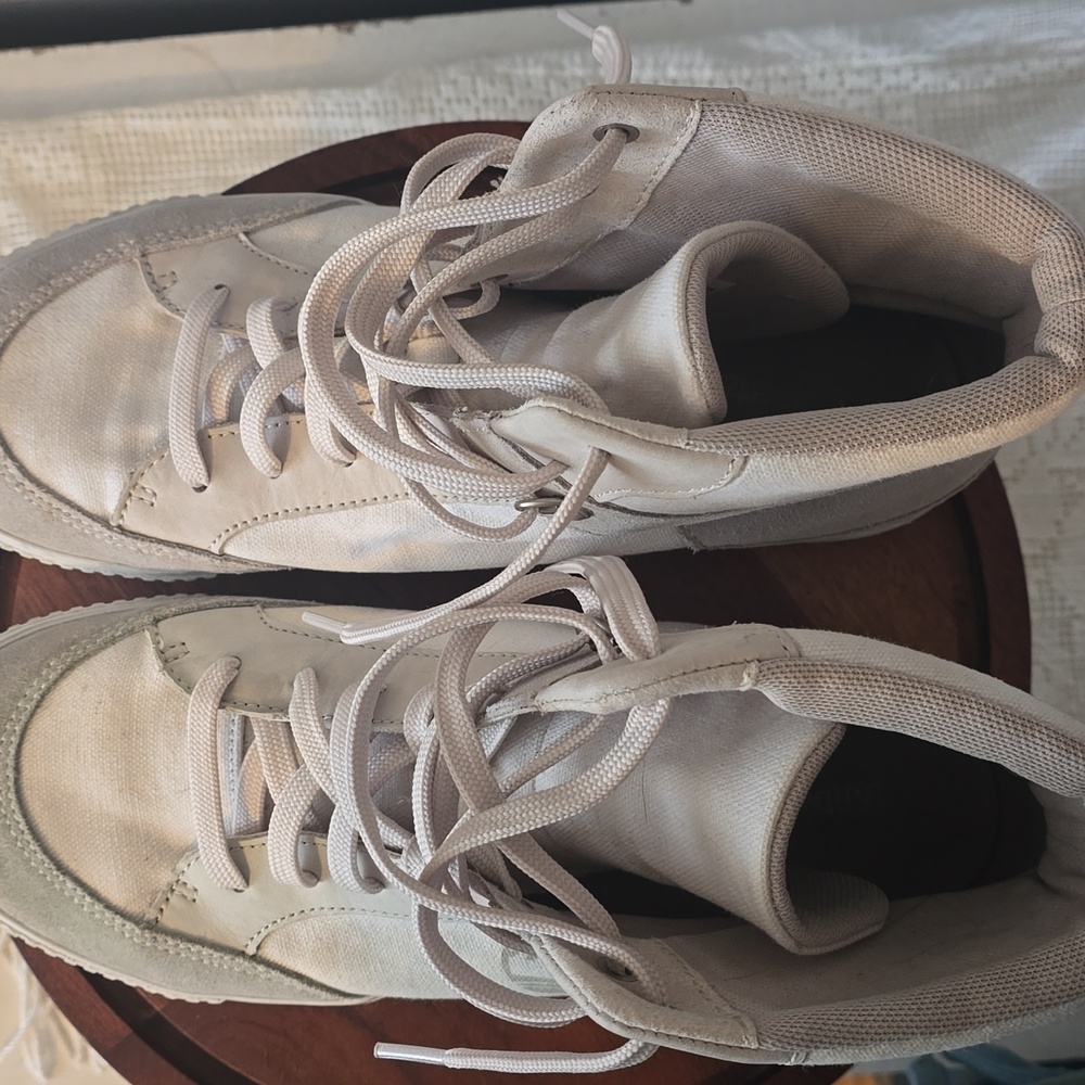Timberland High-Top Sneakers In Cream And Tan View 2